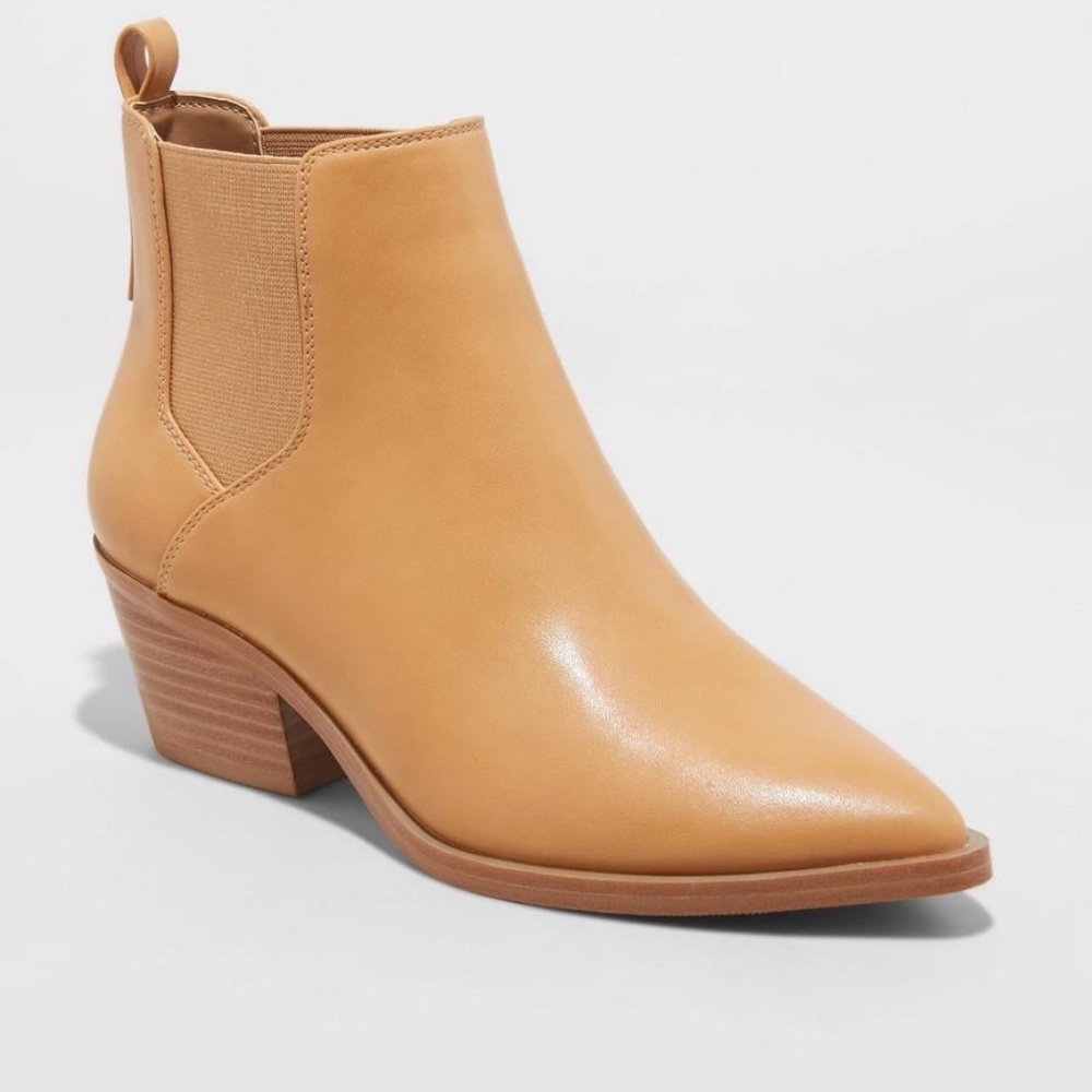 Women's Rosemary Chelsea Boots - Universal Thread Camel